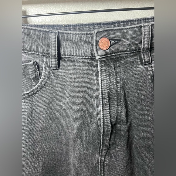 Zara High Rise Mom Jeans Size 6 - Picture 2 of 9